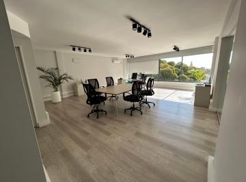 Oficina comercial , Recoleta · Venta - Oficina Remodelada con Vista a Plaza San Martín