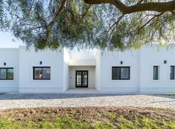 Casa · 195m² · 5 Ambientes · Casa en Escobar