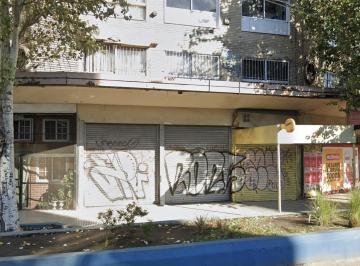 Local comercial · 140m² · Local en Avellaneda - Proximo Bajada Pte Pueyrredon - 140 m²