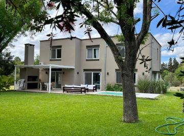 Departamento · 256m² · 4 Ambientes · 1 Cochera · Venta - Casa 3 Dor Jardin Pileta en Los Cardales Country Club