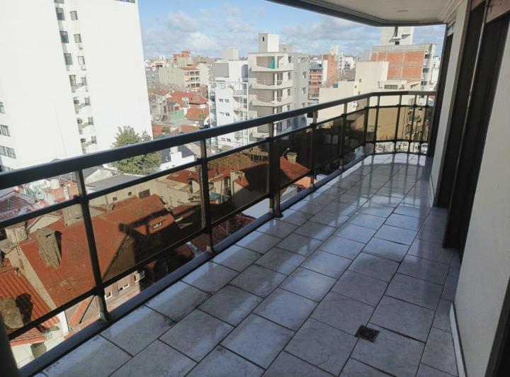 Departamento · 350m² · 5 Ambientes · 3 Cocheras
