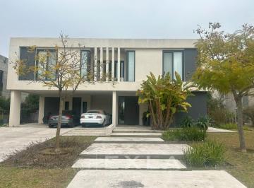 Casa · 400m² · 8 Ambientes · 3 Cocheras · Casa en Venta en Lagos del Golf, El Golf, Nordelta