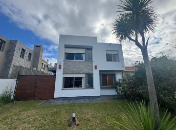 Casa · Casa en Alquiler en Manantiales