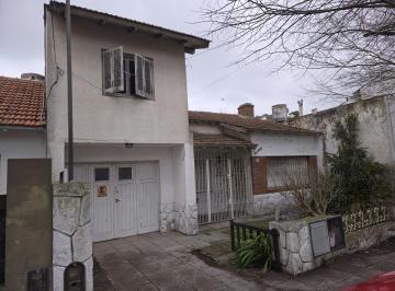 Casa · 120m² · 3 Ambientes · 1 Cochera · Casa 3 Amb. Zona Constitucion