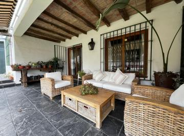 Casa de 10 ambientes, Córdoba · Espectacular Inmueble Sobre Nazaret a Media Cuadra de Lamarca