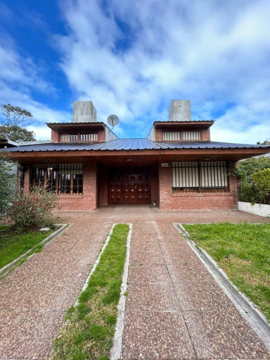 Casa en block 6 amb, 380m² en Faro Norte — Oportunidad única