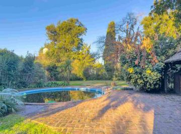 Casa · 80m² · 5 Ambientes · 2 Cocheras · Casa en Venta a Refaccionar City Bell