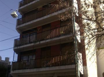Departamento de 2 ambientes, Flores · 2 Amb Lateral C/balcón Frances