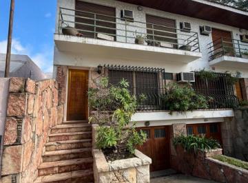 PH · 130m² · 4 Ambientes · 2 Cocheras · PH en Lomas de Zamora Oeste