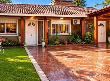 KNK-KNK-4972_2 · Oportunidad Venta Casa 3 Amb Moreno