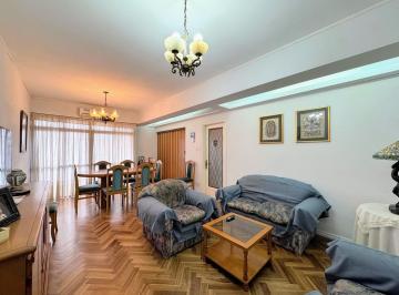 Departamento · 89m² · 4 Ambientes · 1 Cochera · Venta Departamento 3 Dorm. con Doble Balcón. Cochera Incluida. Centro, Rosario