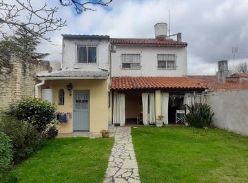 Casa · 190m² · 6 Ambientes · Casa Chalet en Venta en Martínez, San Isidro, G. B. a. Zona Norte