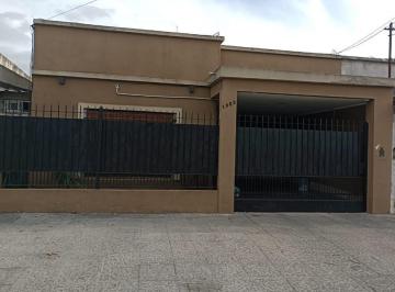 Casa · 100m² · Venta de Casa en Lomas de Zamora (Zona Hospital Estevez)