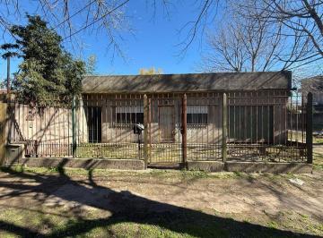 Casa · 110m² · 3 Ambientes · 1 Cochera · Casa en Venta, Los Alamos. Glew con Escritura