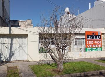 Terreno · 156m² · 3 Ambientes · Lote 242 m² C/ Vivienda a Refaccionar o Demoler de 3 Ambientes - Ramos Mejia