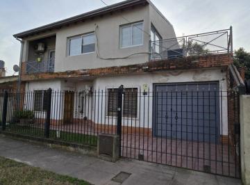 Casa de 5 ambientes, Almirante Brown · Casa y Departamento en Venta