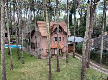 Casa · 2014m² · 3 Ambientes · Codigo 25 Bis - Casa + Lote
