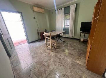 Casa · 120m² · 3 Ambientes · 1 Cochera · Venta Casa Barrio
