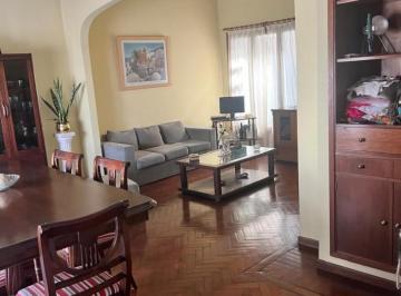PH · 117m² · 3 Ambientes · PH de 3 Ambientes en Planta Alta, con Patio y Balcon a La Calle