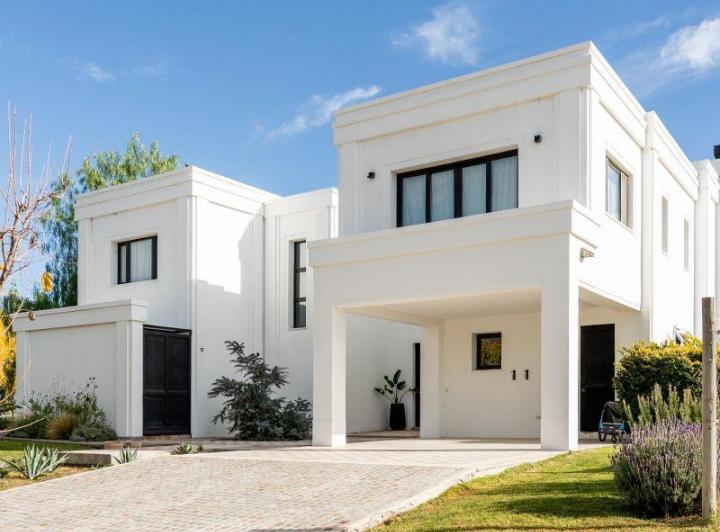 Casa · 515m² · 10 Ambientes · 2 Cocheras