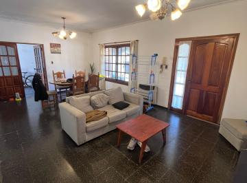 Casa de 4 ambientes, Berisso · Se Vende Casa con Importante Parque y Pileta!