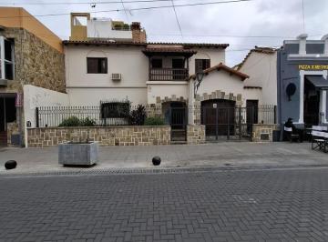 Casa · 300m² · 6 Ambientes · 1 Cochera · Exc. Casa 5 Dorm Alq Ideal Gastronomia/hotel Caseros Al 200