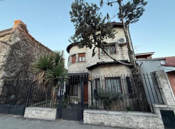 Casa · 180m² · 5 Ambientes · Casa Sarandi Cinco Ambientes en Venta