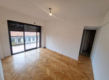 Departamento de 2 ambientes, Floresta · Depto 2 Ambientes con Balcón Corrido - Excelente Ubicación!