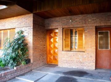Casa · 230m² · 4 Ambientes · 1 Cochera · Gran Oportunidad! Chalet de 4 Amb. El Palomar