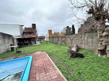Casa · 130m² · 4 Ambientes · 3 Cocheras · Venta Casa 4 Ambientes en Villa de Mayo