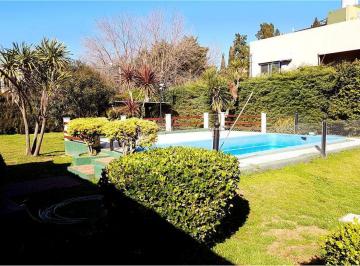 Casa · 230m² · 4 Ambientes · 2 Cocheras · Venta Casa 6 Ambientes con Pileta Quincho en Pilar