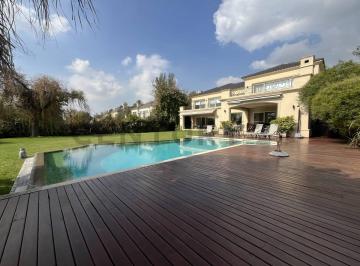 Casa · 382m² · 10 Ambientes · 2 Cocheras · Venta Casa de Lujo en Country Buenos Aires Golf Club con Vista a La Cancha de Golf