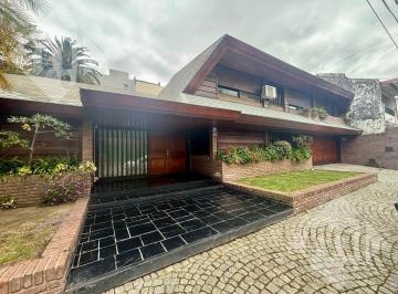 Casa · 530m² · 7 Ambientes · 2 Cocheras · Casa - S. Fer. - Vias/libert.