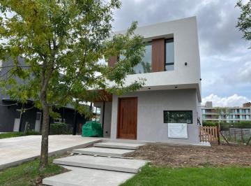 Casa · 188m² · 6 Ambientes · Casa en Venta a Estrenar 3 Dor con Pileta Barrio Araucarias Puertos
