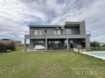 Casa · 230m² · 5 Ambientes · Casa en Venta a Laguna Sobre Lote en Cul de Sac Area 7 San Sebastian