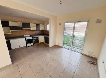 Casa · 140m² · 4 Ambientes · 1 Cochera · Dúplex a La Venta Terranova III Apto Credito