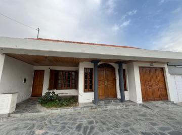 Casa de 5 ambientes, San Rafael · Casa en Av – Excelente Ubicación y Comodidad Familiar en San Rafael Mza.