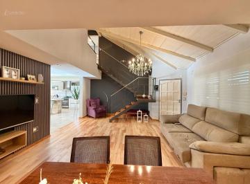 Casa · 250m² · 4 Ambientes · 1 Cochera · Casa 3 Ambientes con Quincho y Pileta en Parque Ayerza