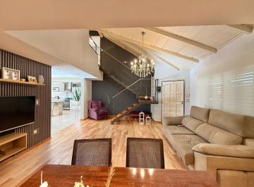 Casa · 250m² · 4 Ambientes · 1 Cochera · Casa 3 Ambientes con Quincho y Pileta en Parque Ayerza