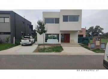 Casa · 150m² · 4 Ambientes · 2 Cocheras · Barrio Cerrado Complejo Villa Nueva - Vila Marina 1 - Casa Venta Usd 300.000