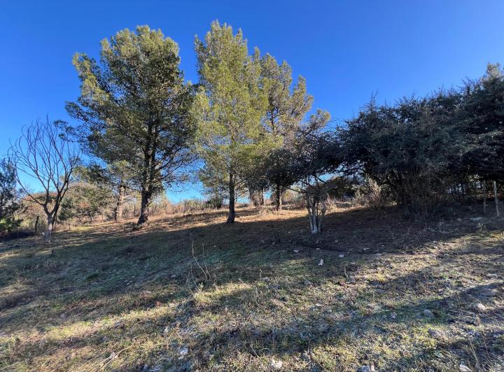 Terreno · 861m²