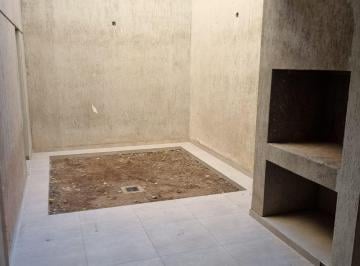 Departamento de 3 ambientes, Ciudad de Mendoza · Departamento Planta Baja Sin Escalera con Patio Privado y Churrasquera - 2 Dormit. - Diciembre 2026