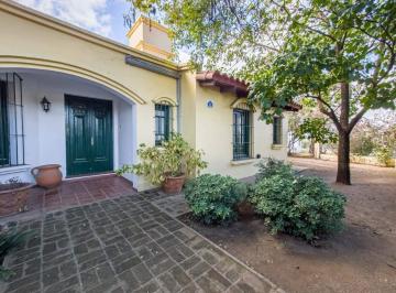 Foto · Venta Casa 3 Dorm 1 Baño Garage 2 Vehículos Pileta Villa Allende B Loma Este.