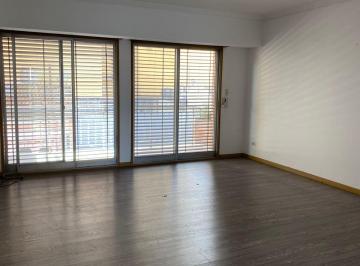 Departamento de 4 ambientes, Quilmes · Departamento (Piso) de 4 Ambientes con Balcón, Quilmes Centro.