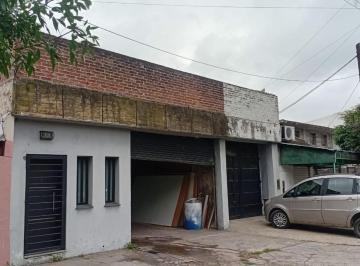 Depósito · 400m² · 4 Ambientes · Galpón en Venta - Oficinas - Local - 420 m² - Lomas de Zamora