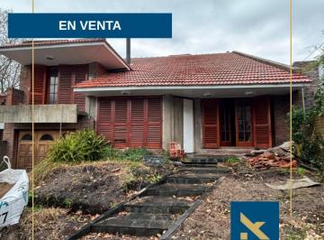 Casa · 230m² · 4 Ambientes · 2 Cocheras · Chalet en Venta - Constitucion