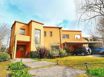 Casa · 360m² · 6 Ambientes · 4 Cocheras · Barrio Los Ceibos