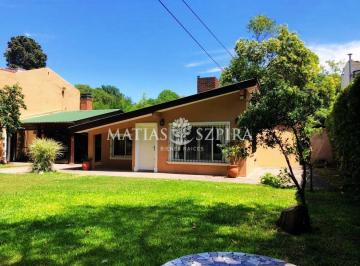 Casa · 140m² · 3 Ambientes · Oportunidad, Corazon Parque Leloir