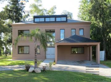 Casa · 258m² · 3 Dormitorios · 1 Cochera · Impecable Casa en Venta en St Thomas Este