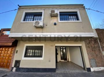 PH · 100m² · 5 Ambientes · 1 Cochera · Venta de Casa PH 61 Casi 19